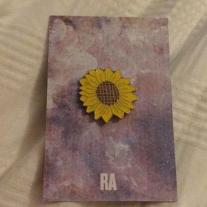 Sunflower pin